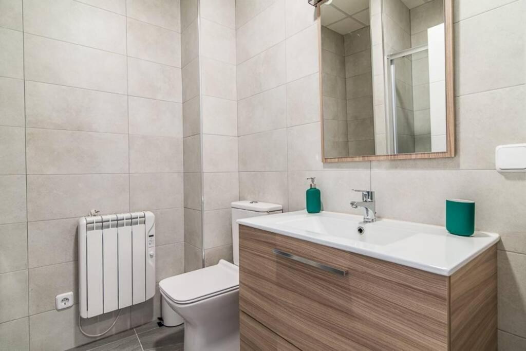 #15Pin-1 Apartamento De Un Dormitorio En Tetuan Madrid Buitenkant foto