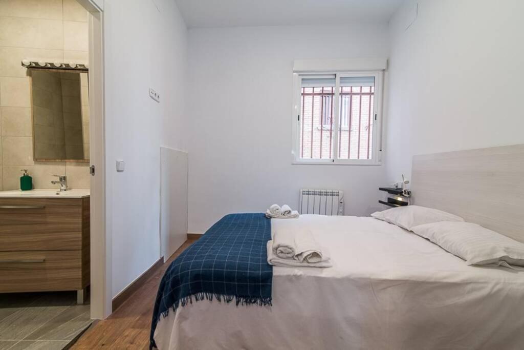 #15Pin-1 Apartamento De Un Dormitorio En Tetuan Madrid Buitenkant foto
