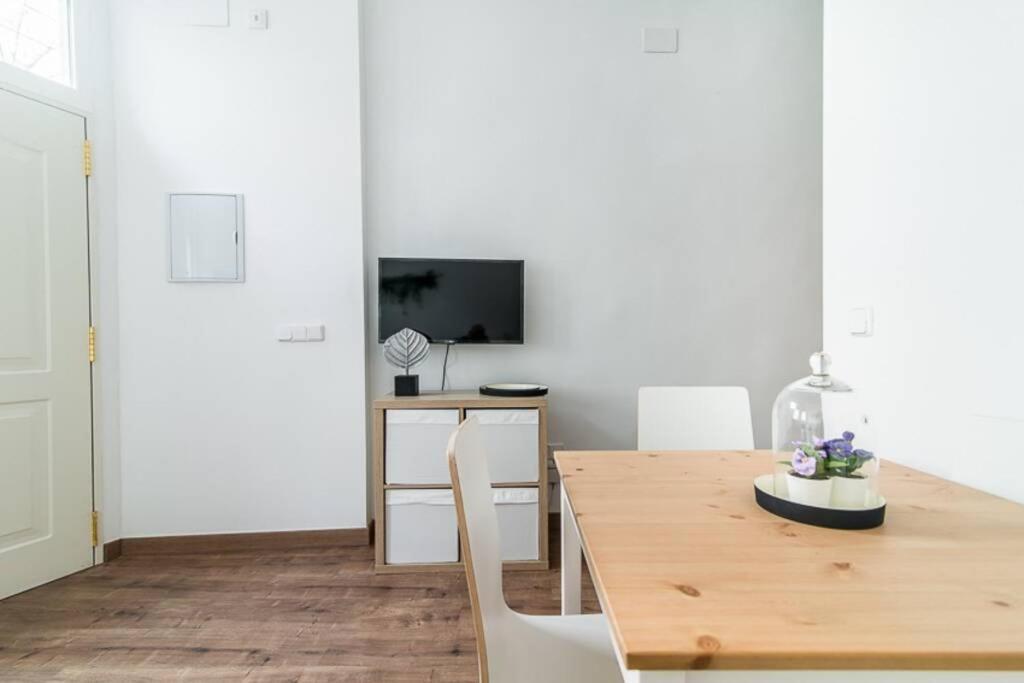 #15Pin-1 Apartamento De Un Dormitorio En Tetuan Madrid Buitenkant foto