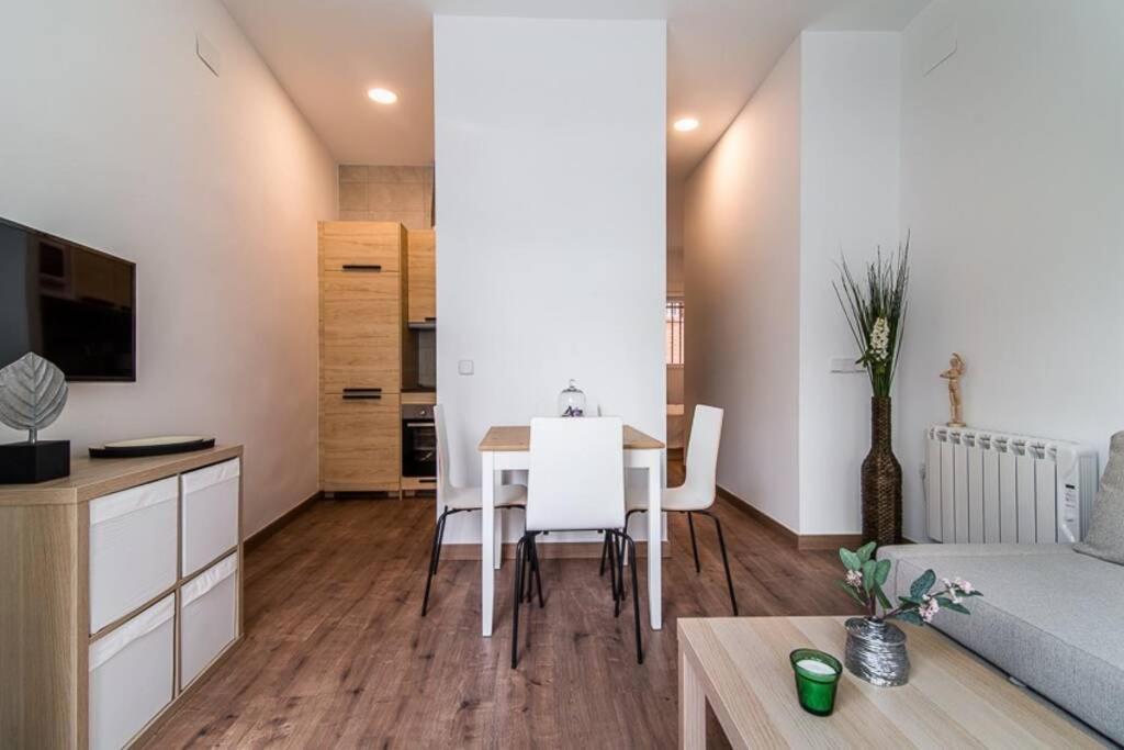 #15Pin-1 Apartamento De Un Dormitorio En Tetuan Madrid Buitenkant foto