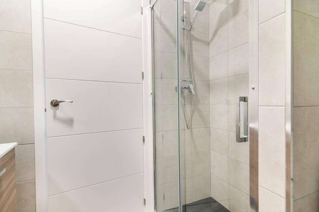 #15Pin-1 Apartamento De Un Dormitorio En Tetuan Madrid Buitenkant foto